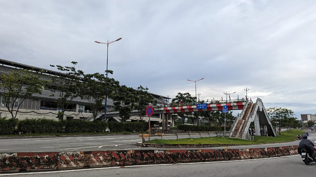 Metro Line 1 at Suoi Tien Park station in Thu Duc