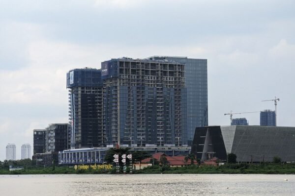 The River Thu Thiem 2-bedroom for rent by the riverfront
