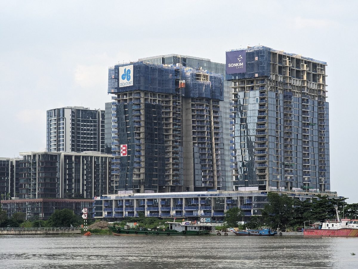 Thu Thiem riverbank and Saigon River, the area around The River Thu Thiem