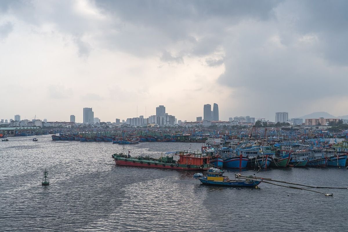 Fishing boats in a Da Nang harbour