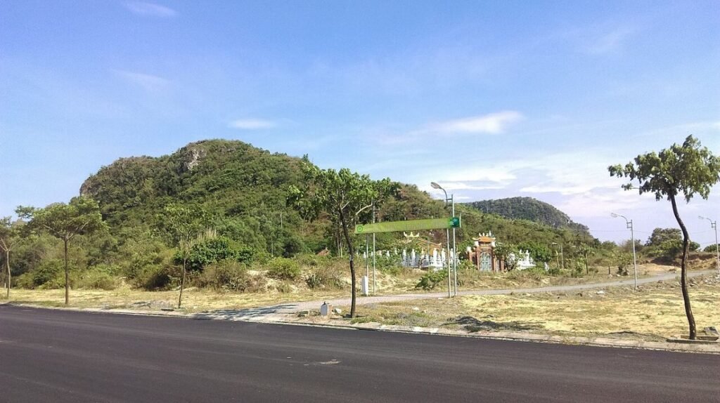 Marble Mountains from the road