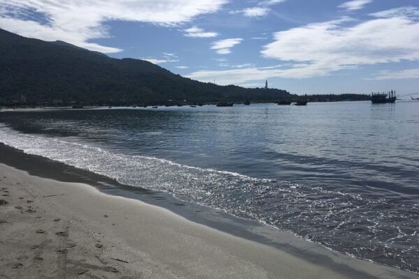 The Sang Residence corner 2-bedroom for rent, 80 m² sea and fireworks view