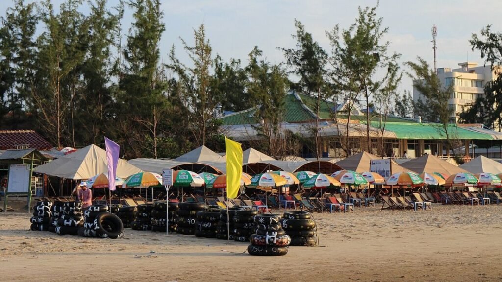 Seafood stalls by the beach