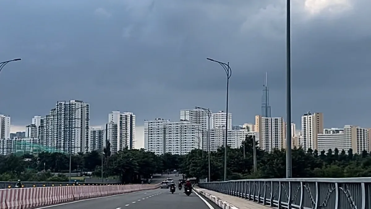 Thu Thiem riverfront and skyline