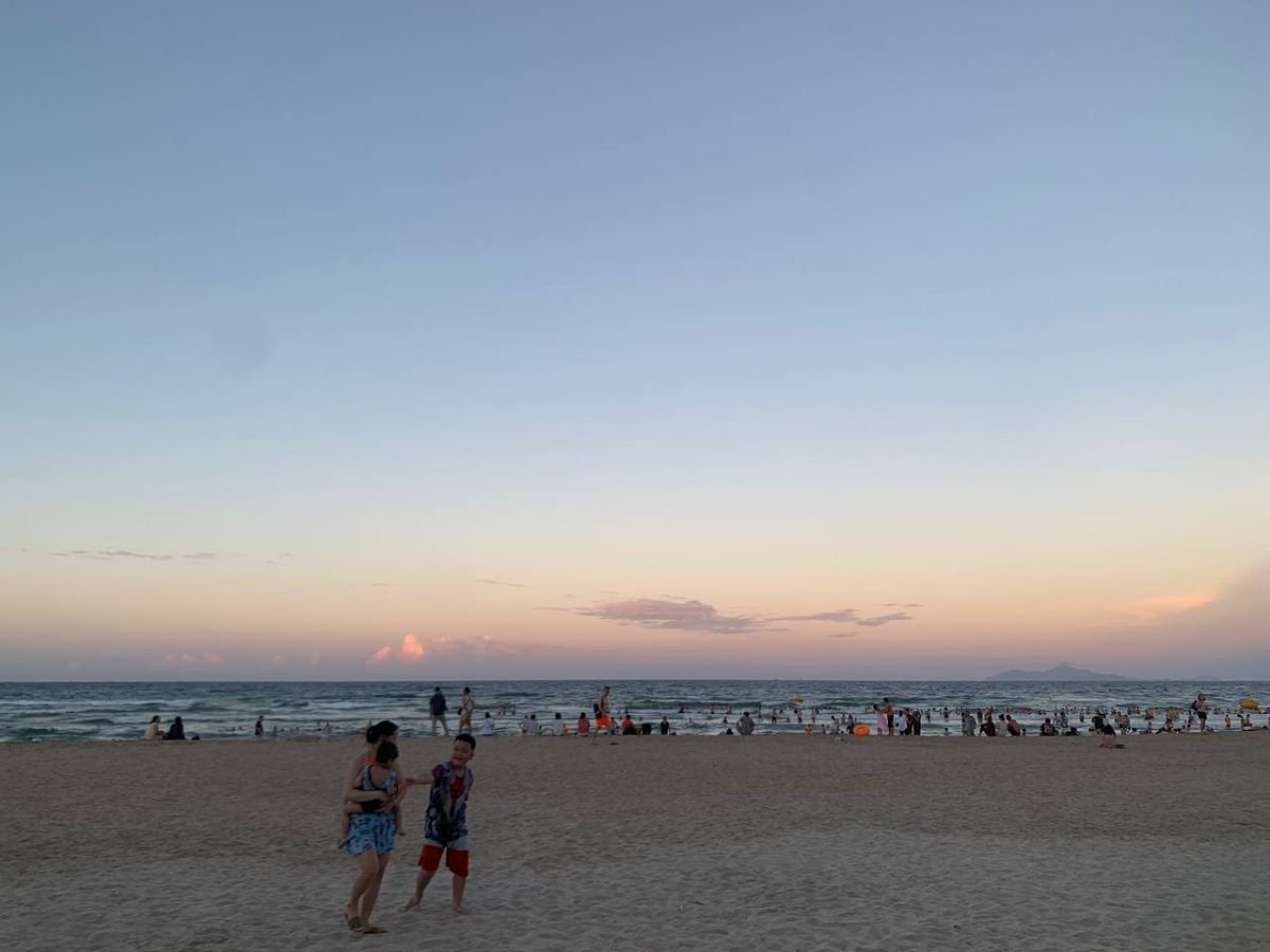 Dusk on a Da Nang beach