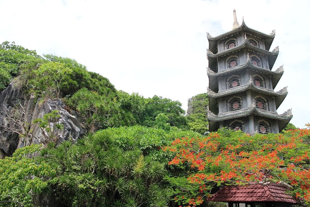 Pagoda tower on Marble Mountains