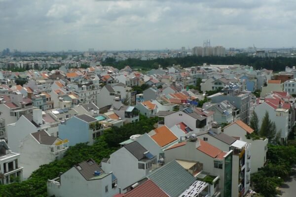 Triton Crown Phu My Hung 4-bedroom for rent, pre-lease, large lake-view home