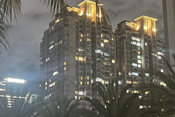 Vinhomes Central Park 2-bedroom for rent, park view