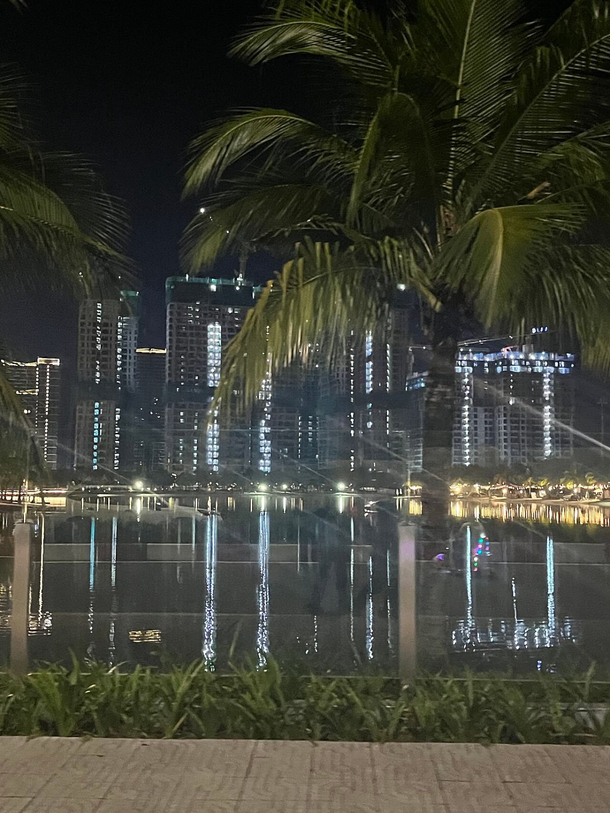 Vinhomes Grand Park 2-bedroom for rent – Anh Sang (Light) Park at night inside the township