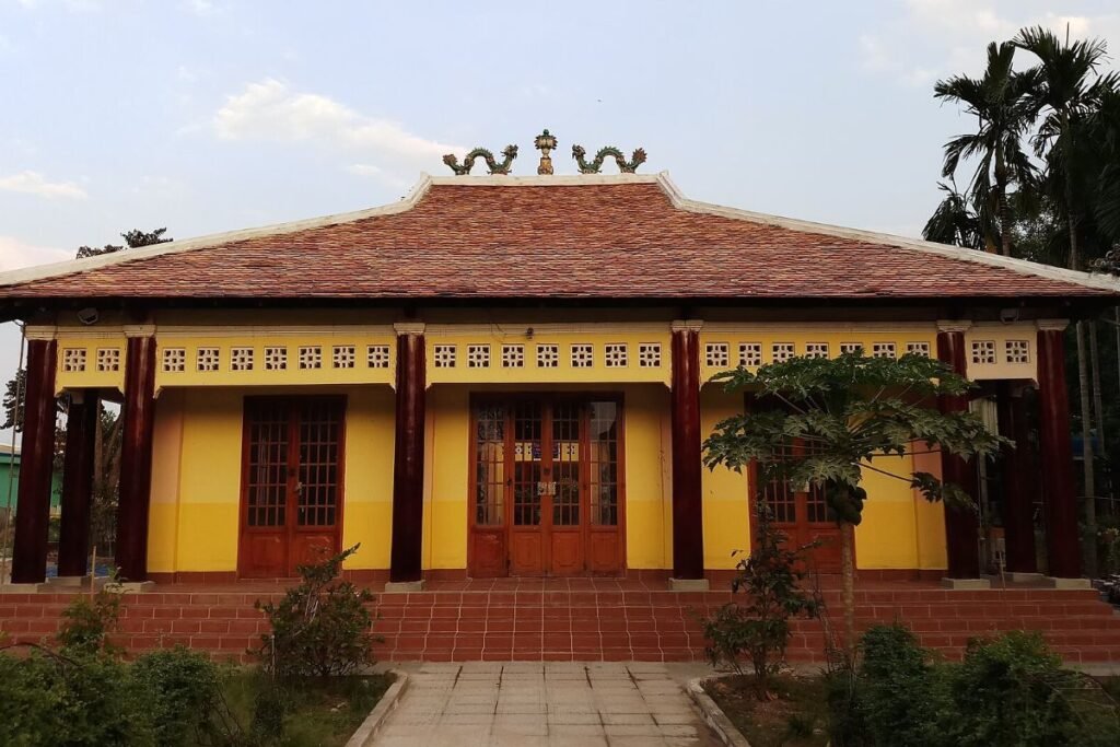 Duc Hoa town, close to Vinhomes Green City