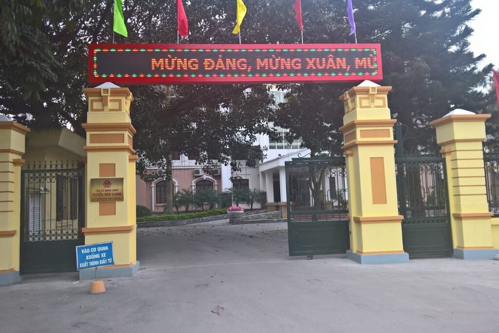 Daily life in Van Giang, the area around Vinhomes Ocean Park 2