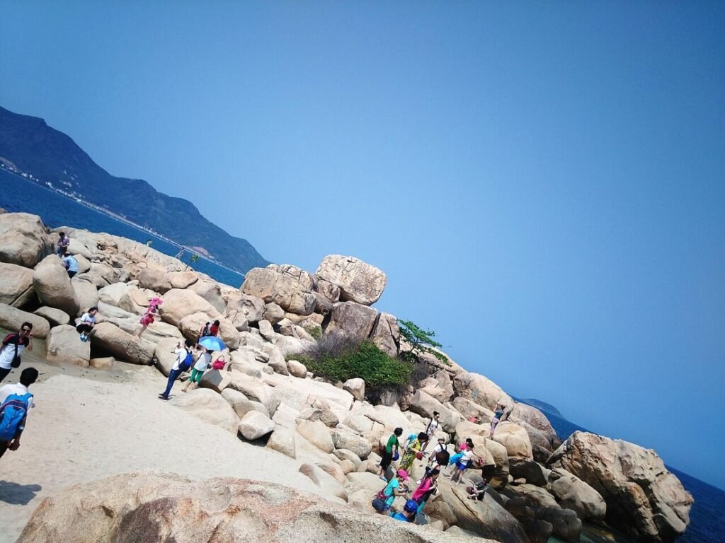 Hon Chong cape and the sea