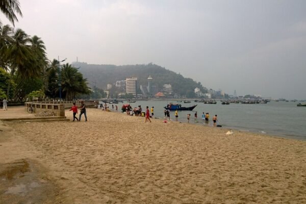 Vung Tau Melody 3-bedroom for rent, 108 m² with glimpse of the sea
