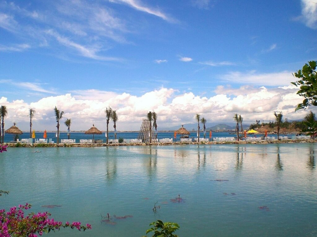 Pool facing the sea in Da Nang